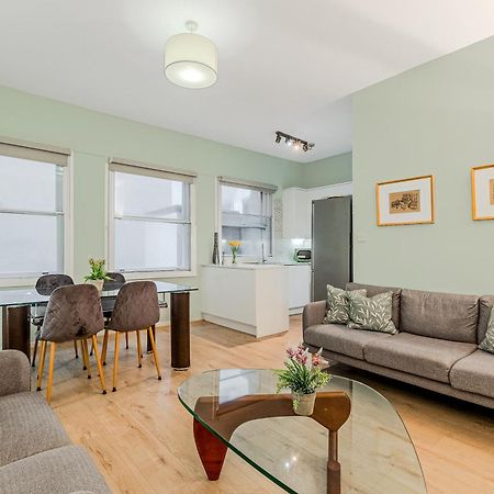 Stunning Central 2Br Flat Btw Soho & Covent Garden لندن المظهر الخارجي الصورة