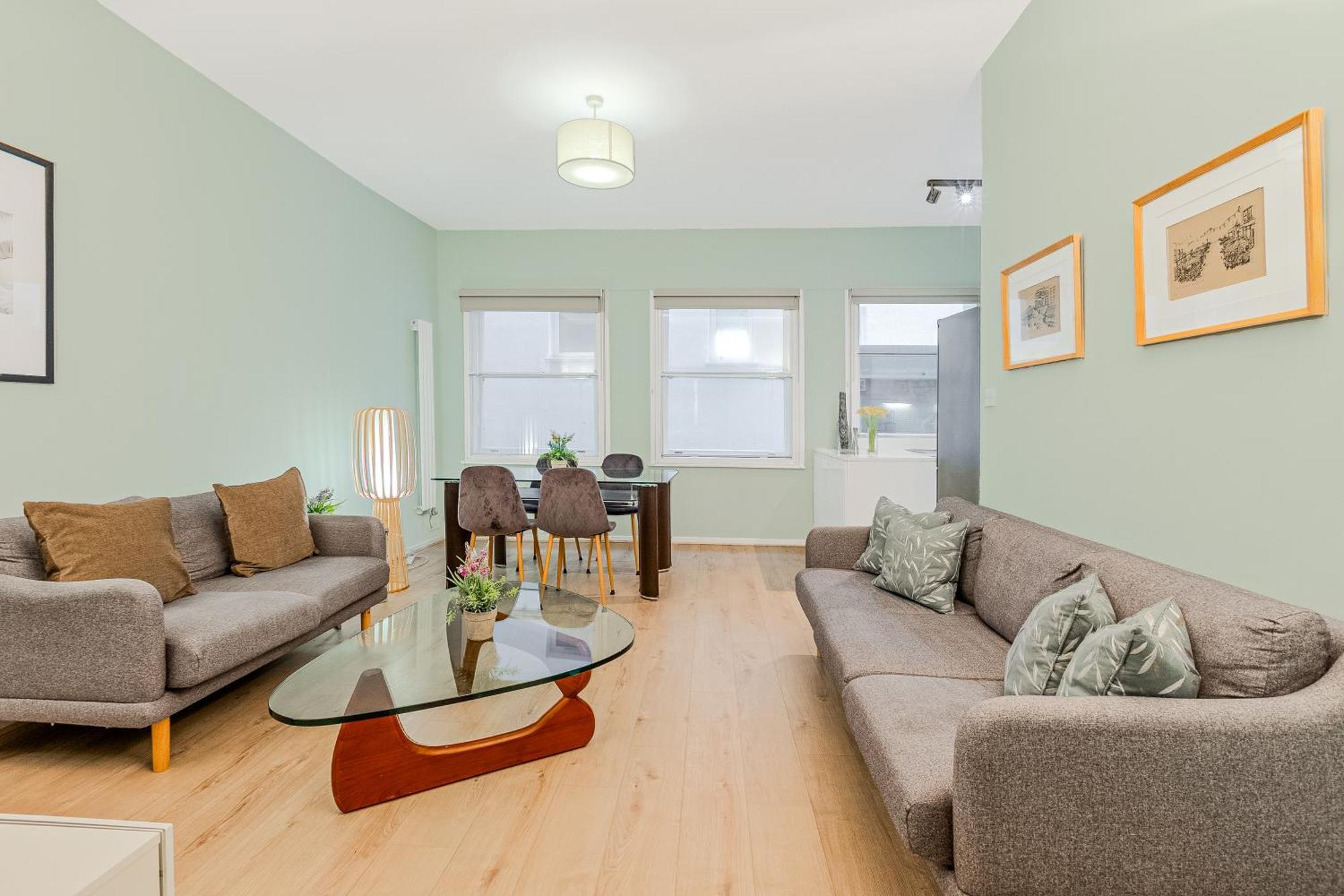 Stunning Central 2Br Flat Btw Soho & Covent Garden لندن المظهر الخارجي الصورة