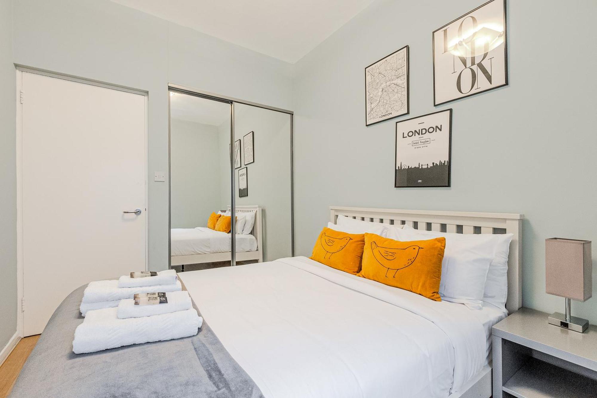 Stunning Central 2Br Flat Btw Soho & Covent Garden لندن المظهر الخارجي الصورة